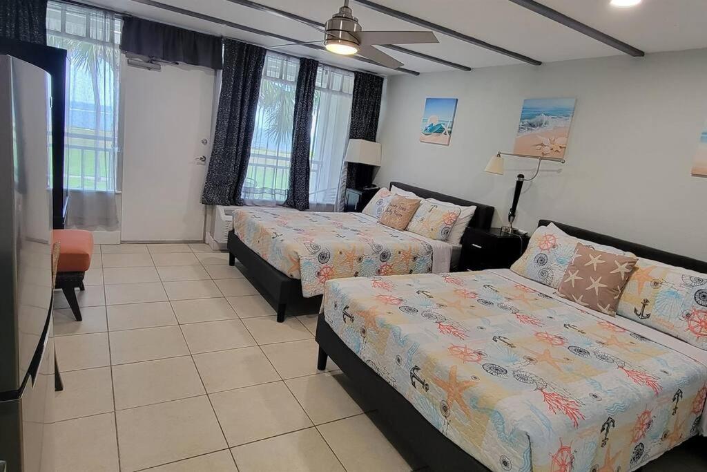 Bay View, Studio206, Beach steps away! Pool+WiFi - Housity