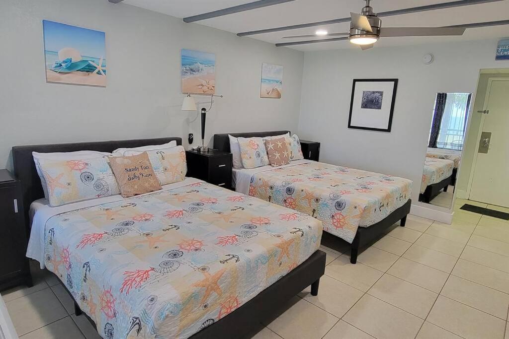 Bay View, Studio206, Beach steps away! Pool+WiFi - Housity