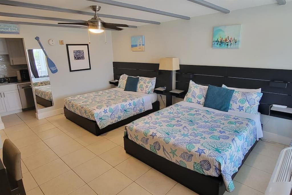 River Delight,Studio109, Beach & Pool steps away + WiFi - Housity