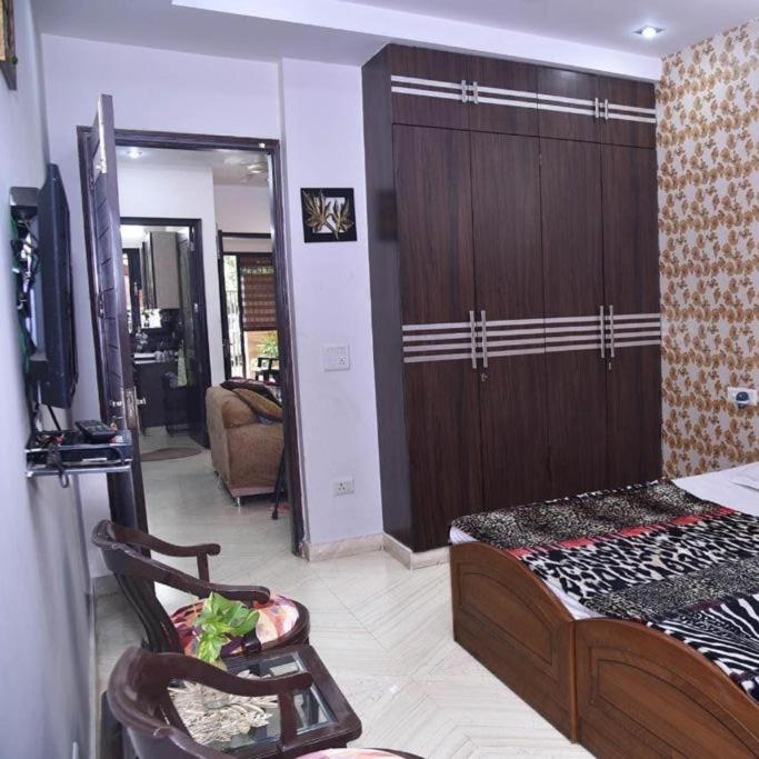 Suitetrails - Stay Royal Bed & Breakfast