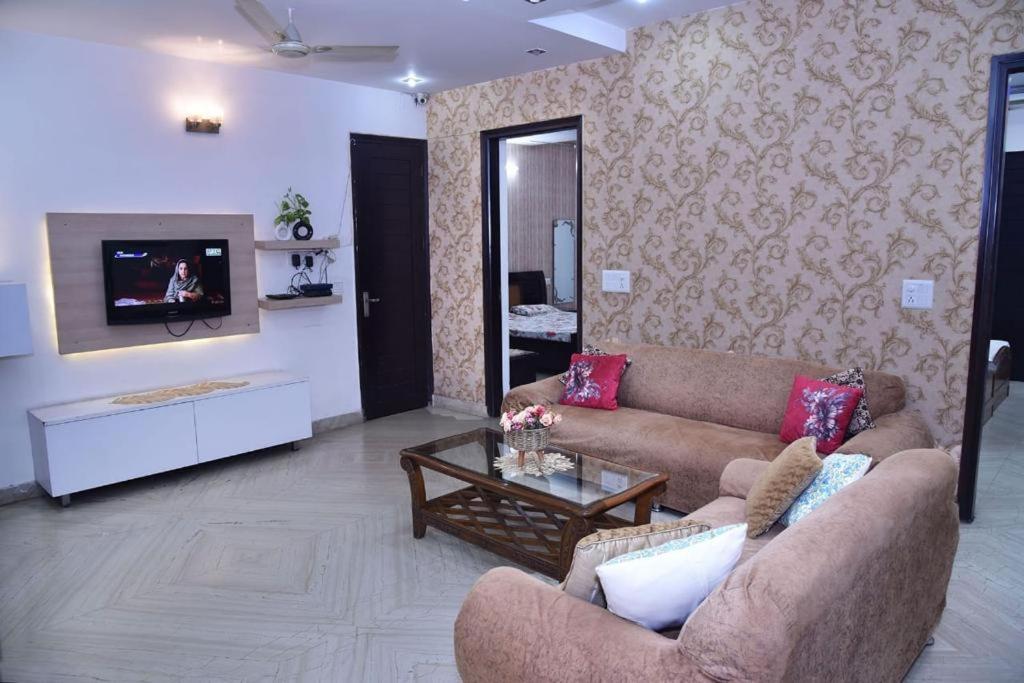 Suitetrails - Stay Royal Bed & Breakfast