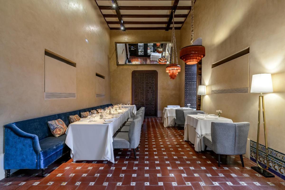 Zona de estar de CoolRooms Palacio Villapanés 5 GL