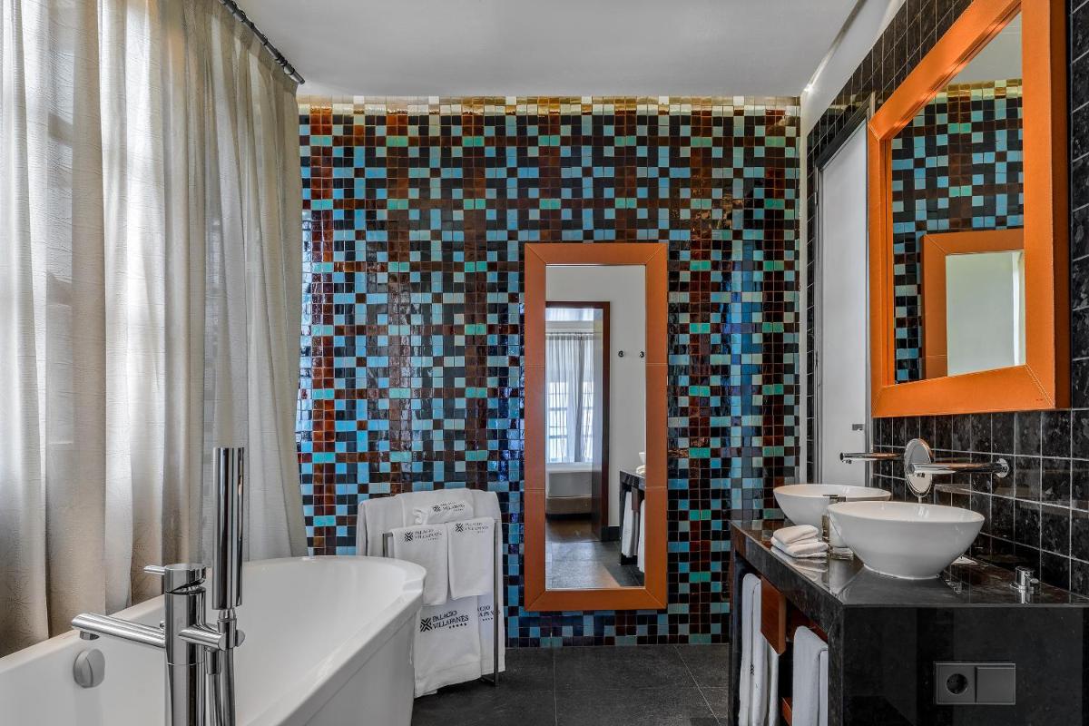 Un baño de CoolRooms Palacio Villapanés 5 GL