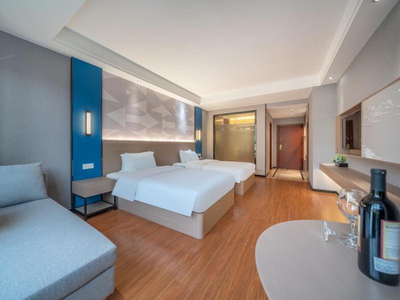 GreenTree Inn Yulin Hongjin Markey Yide - Housity