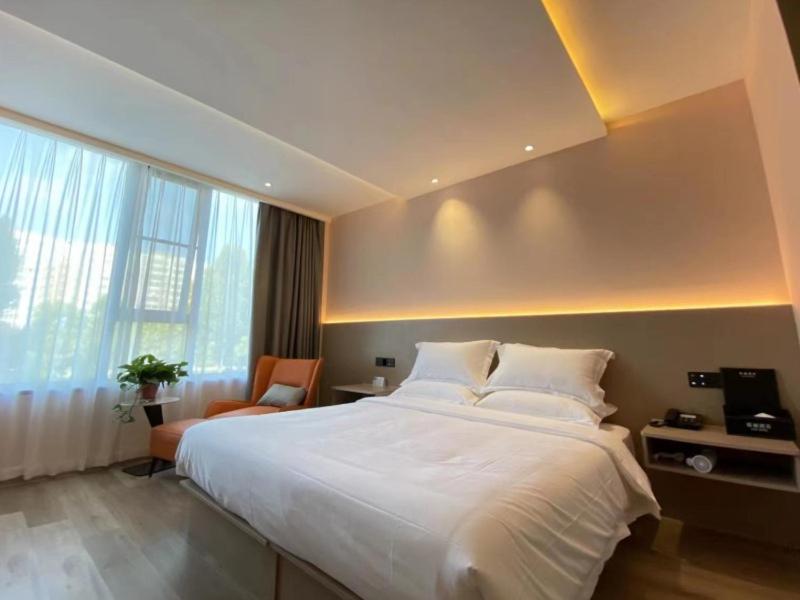 VX Hotel Yichun Yuanzhou Government High-Speed Railway - Housity
