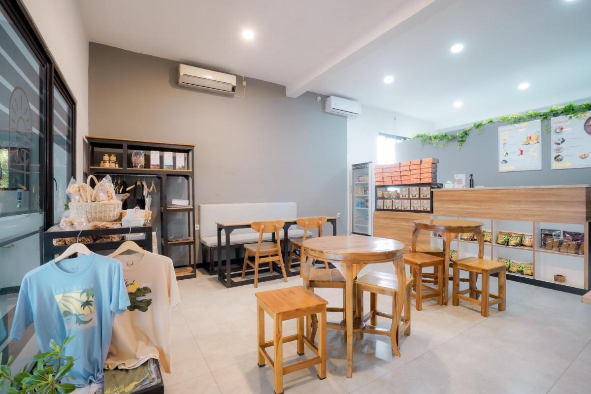 El Ora Hotel & Eatery Labuan Bajo - Housity