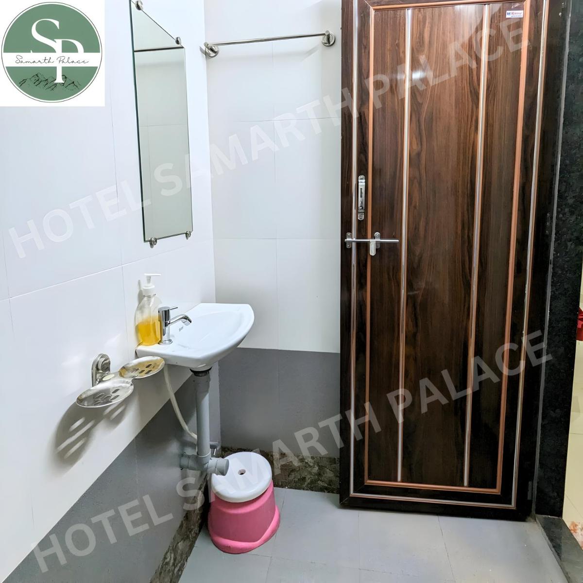 Suitetrails - Hotel SAMARTH PALACE