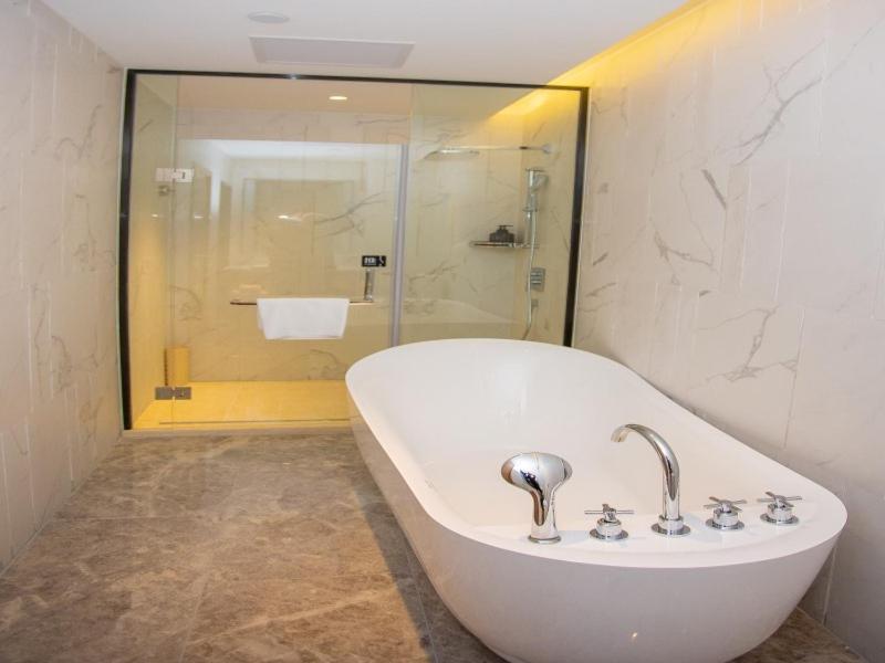 GreenTree Eastern Hotel Binzhou Zhonghai International Convention and Exhibition Center - Housity