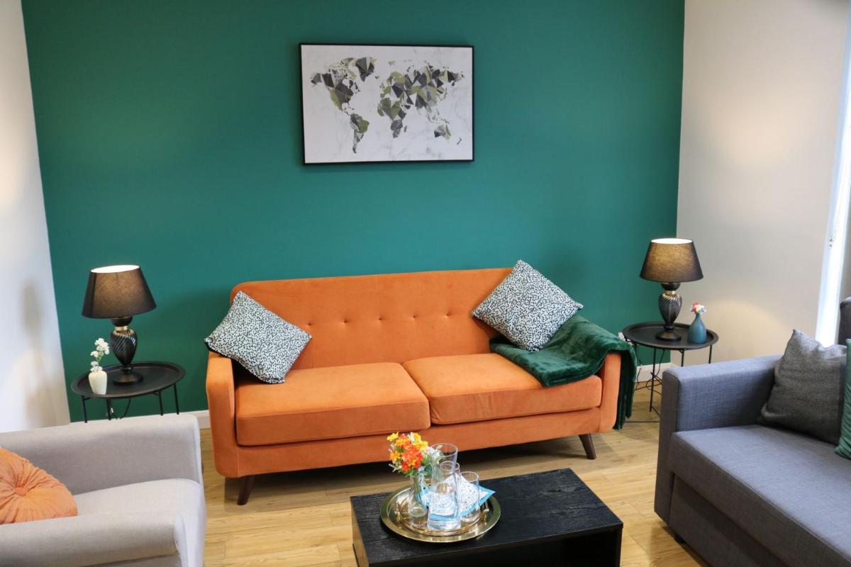 Stylish townhouse-Central location-Great discoun s - Housity