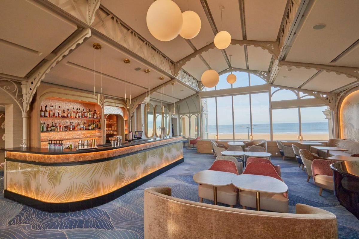 Restaurant ou autre lieu de restauration dans l'établissement Grand Hôtel Des Thermes Restaurant ou autre lieu de restauration dans l'établissement Grand Hôtel Des Thermes