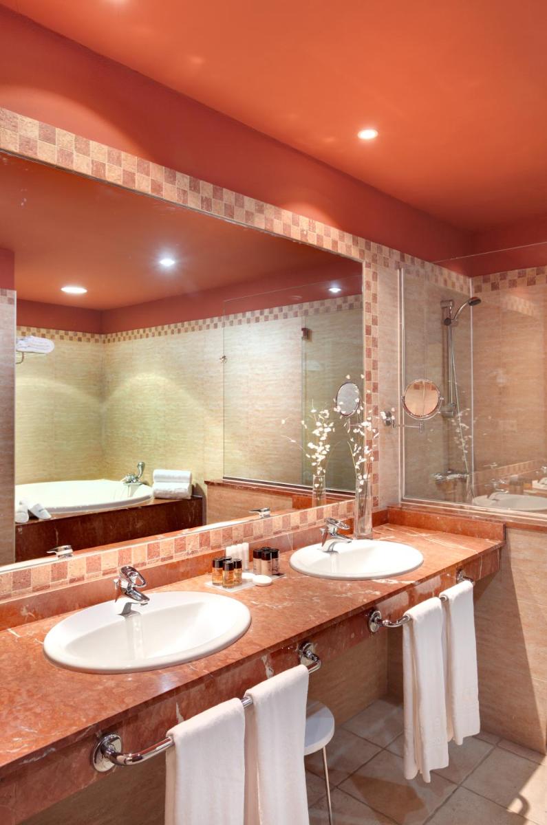 Un baño de Occidental Jandía Royal Level - Adults Only
