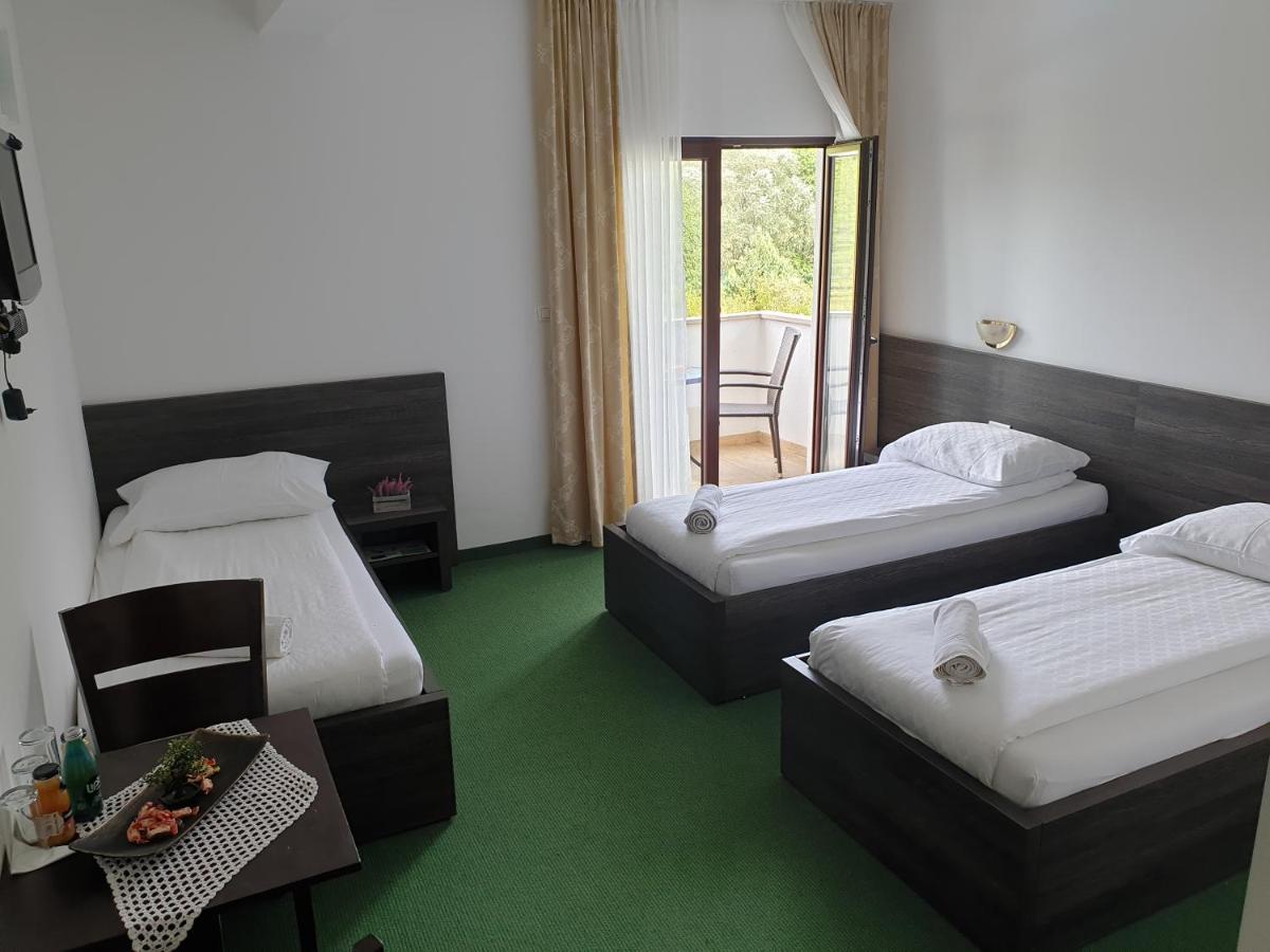 Hotel Lohovo - Housity