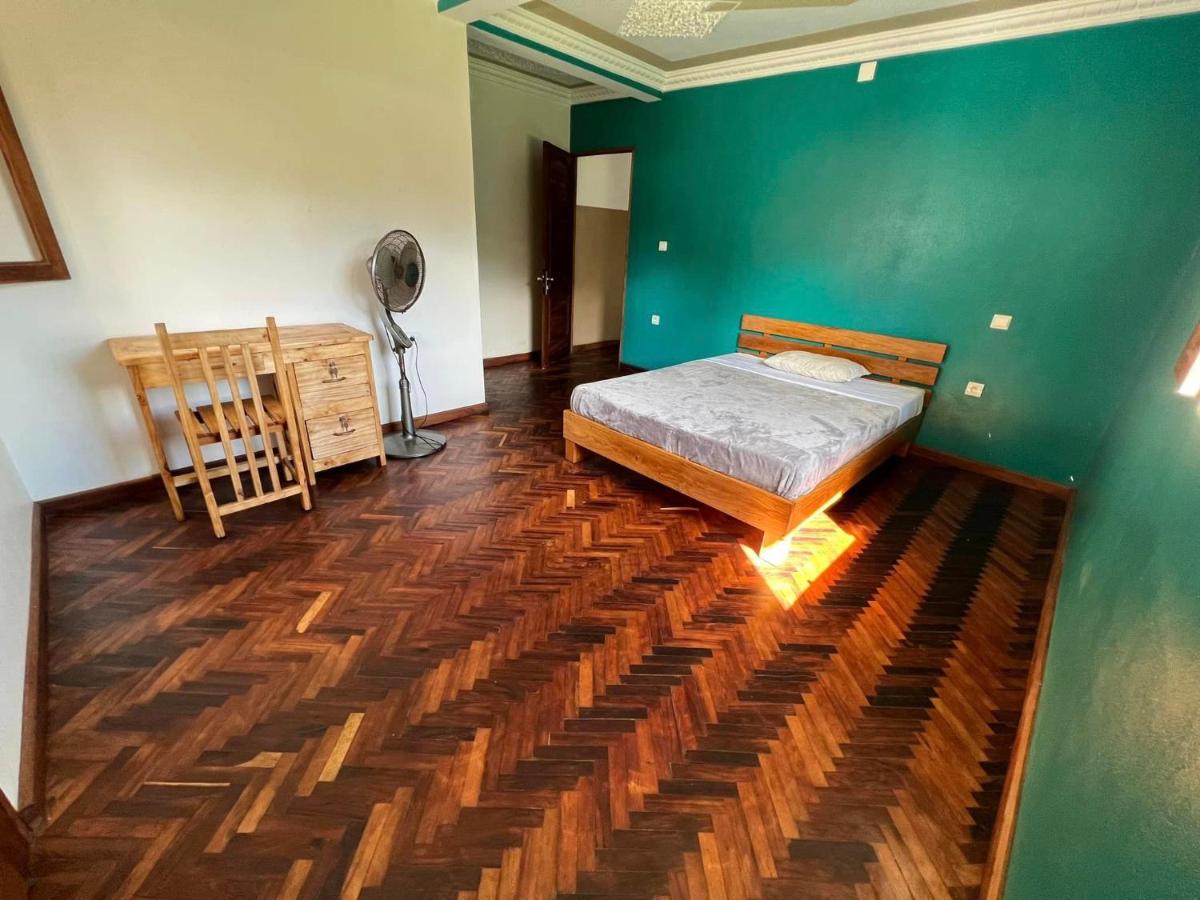Cross Road Ankoba beach - Housity