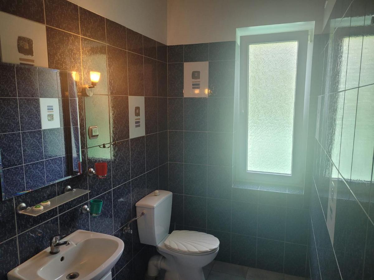 Albert Turystyczne Usługi Hotelarskie - Housity