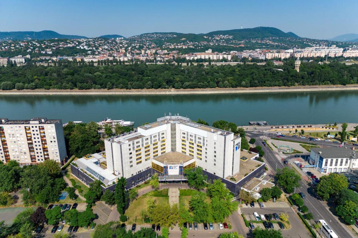 Danubius Hotel Helia - Housity