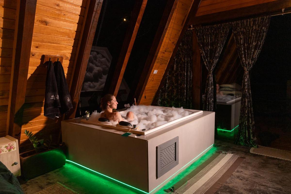 Cabana com Hidromassagem e Vista, a 12km de Treze Tílias - Housity