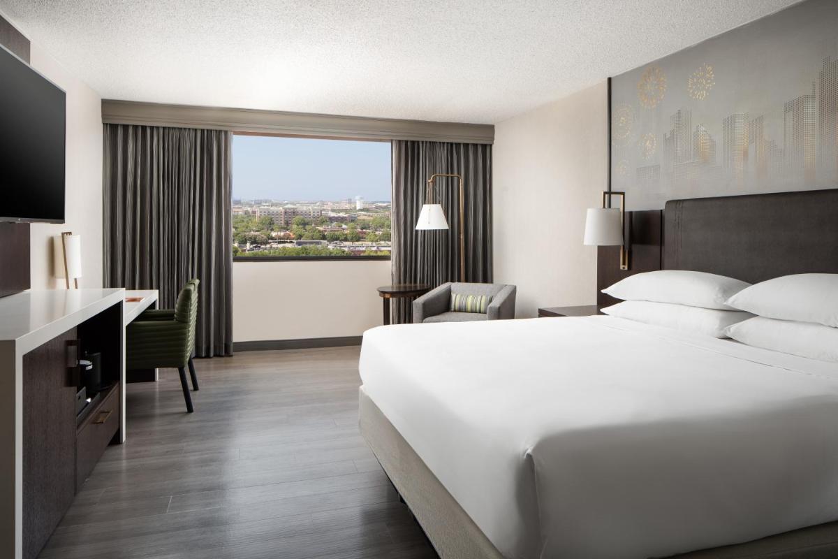 Dallas-Addison Marriott Quorum by the Galleria - Housity