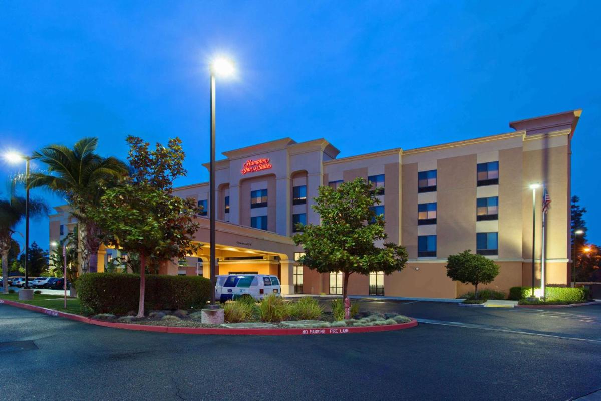Hampton Inn & Suites Clovis Airport North - Housity