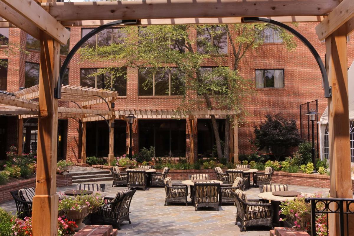 DoubleTree Suites by Hilton Charlotte/SouthPark - Hizvo