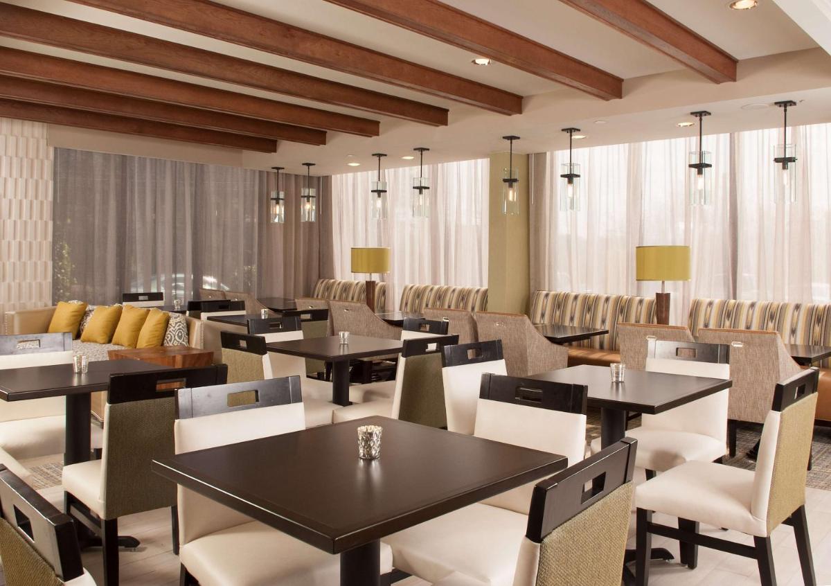 Hampton Inn Atlanta-North Druid Hills - Housity