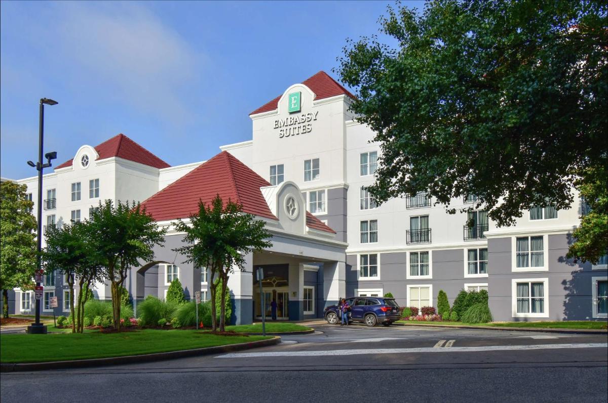 Embassy Suites by Hilton Atlanta Airport - Housity