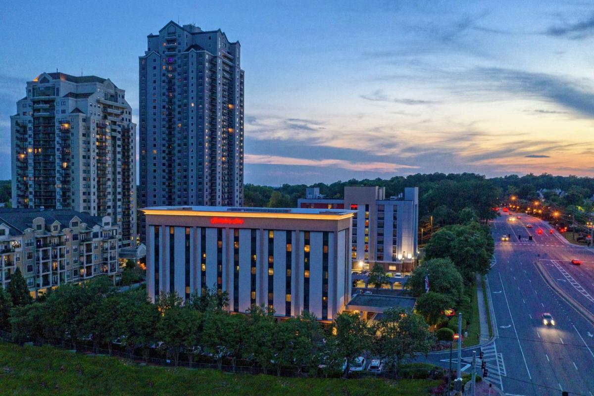 Hampton Inn Atlanta Perimeter Center - Housity