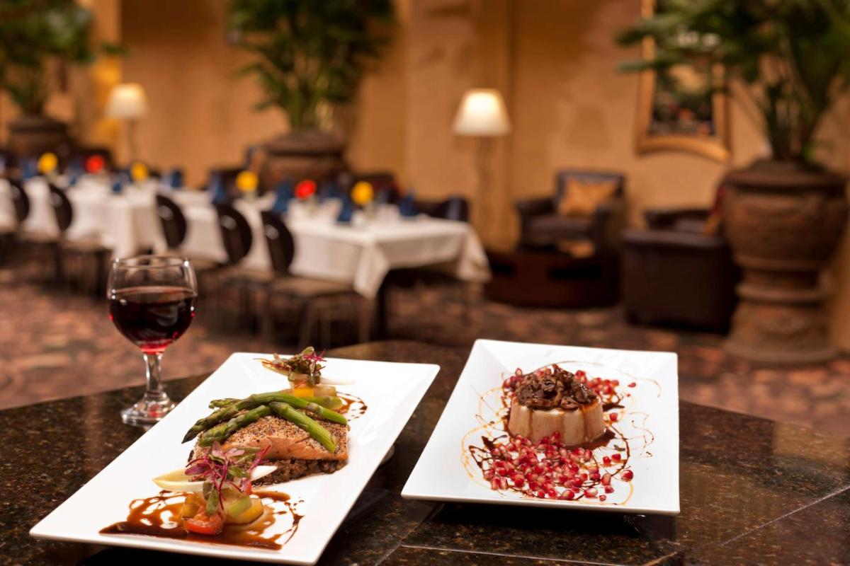Embassy Suites Lubbock - Housity