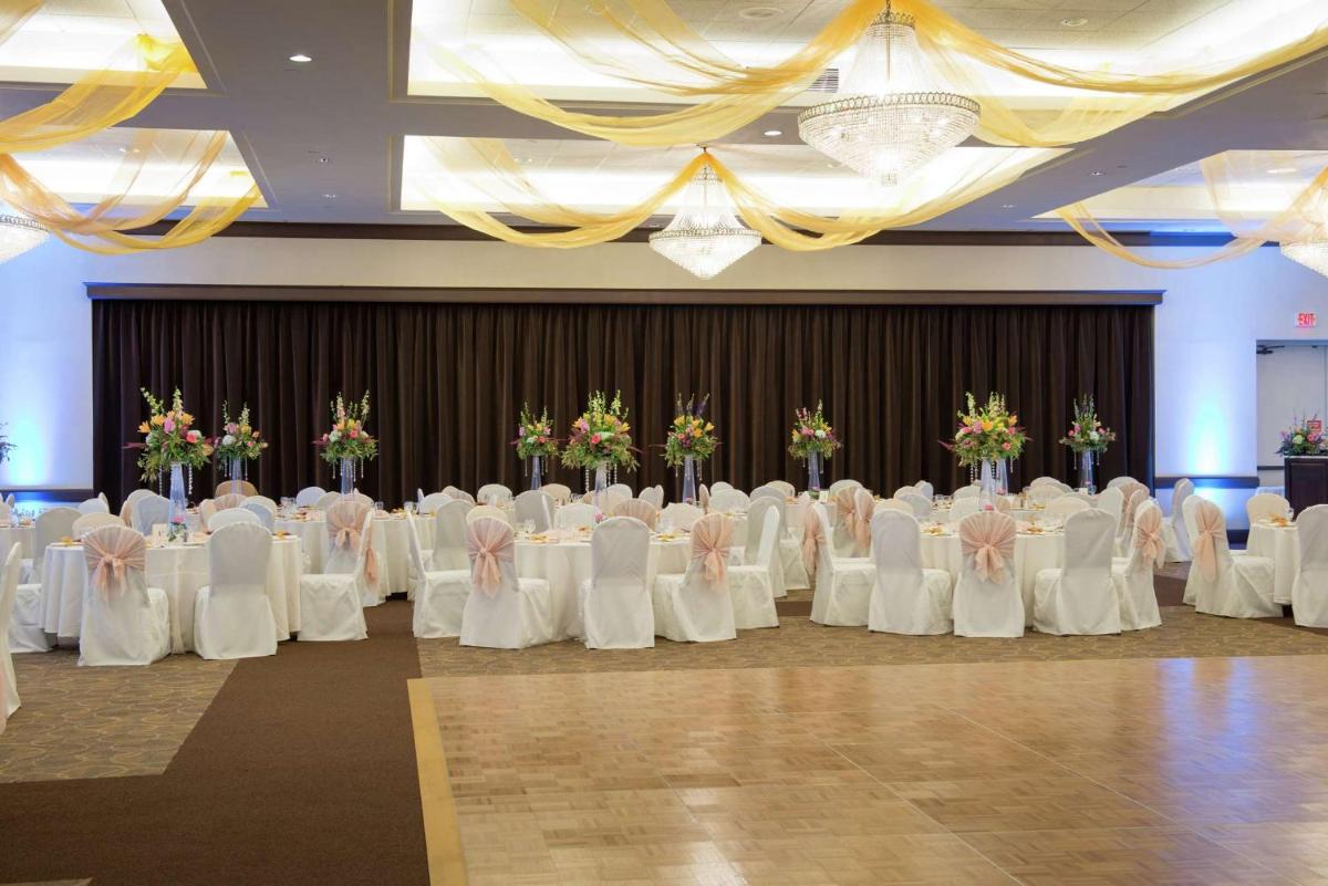 DoubleTree by Hilton Binghamton - Housity
