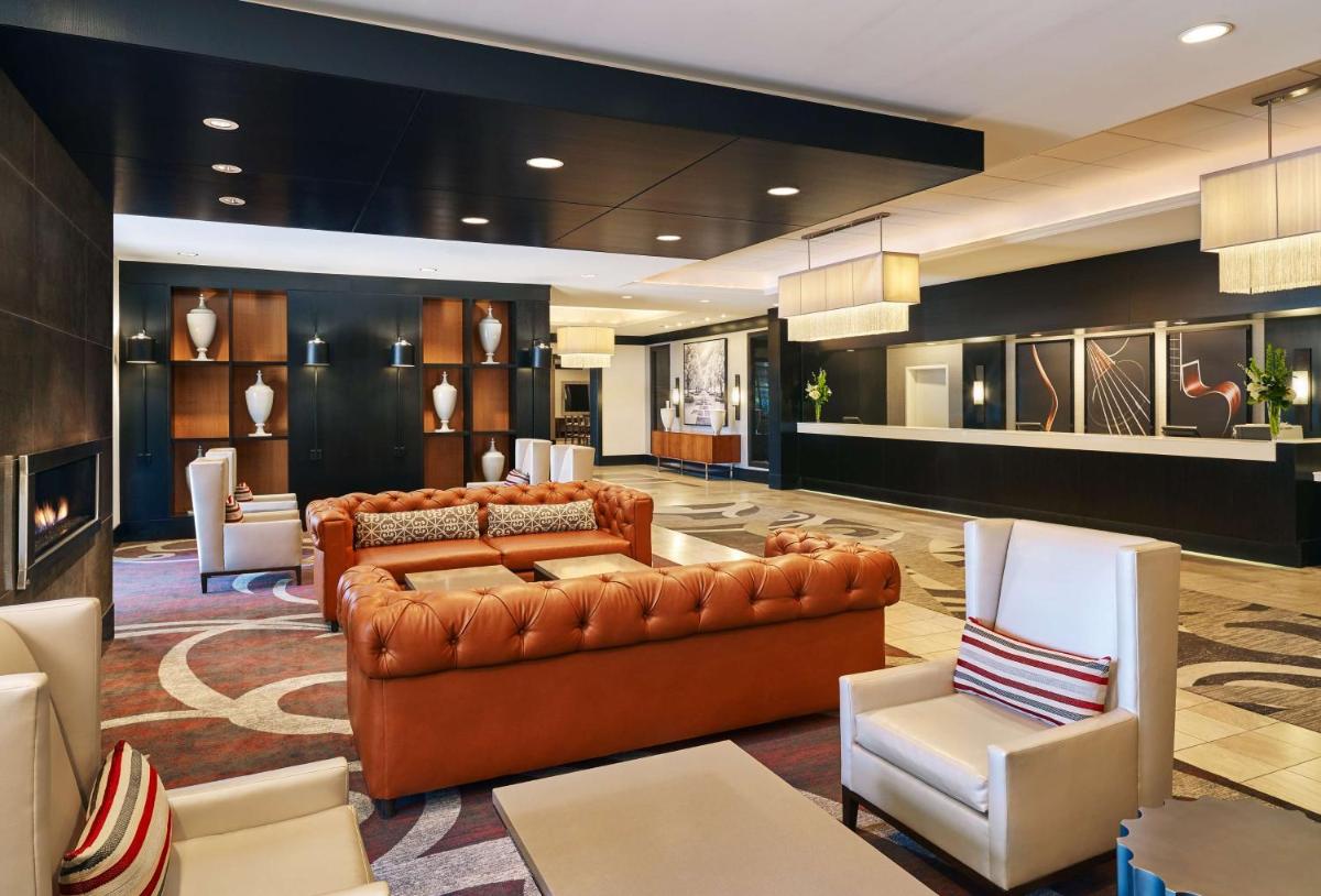 Hilton Kansas City Airport - Housity