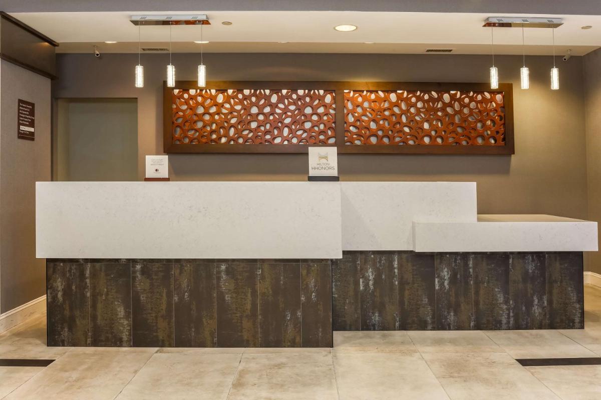 DoubleTree by Hilton Atlanta Airport - Housity