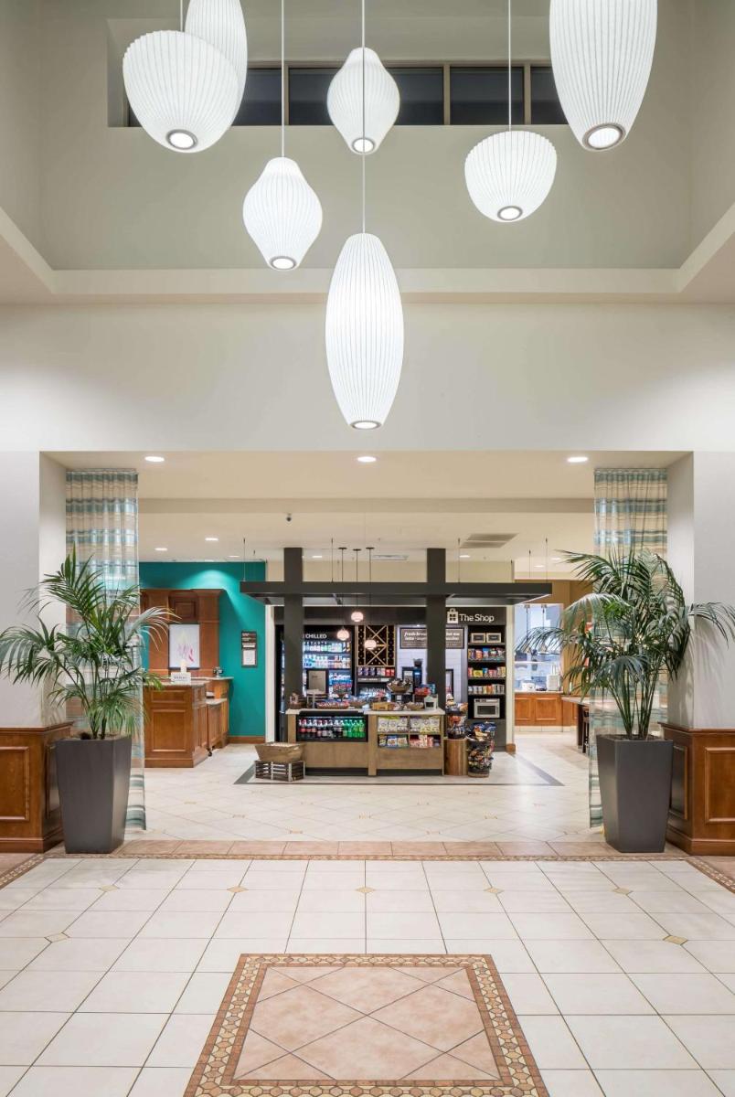 Hilton Garden Inn Lake Forest Mettawa - Housity