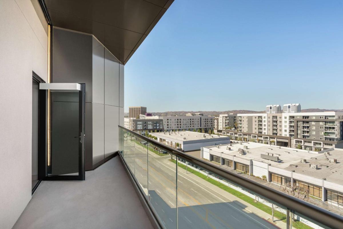 Home2 Suites By Hilton Woodland Hills Los Angeles - Housity
