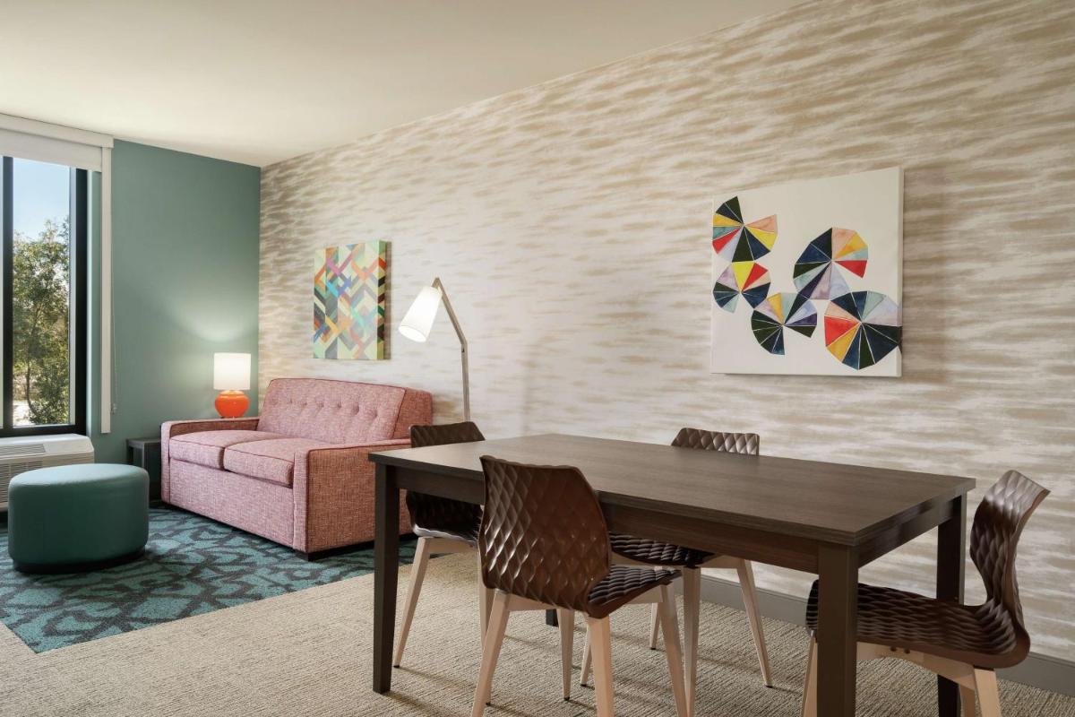 Home2 Suites By Hilton Woodland Hills Los Angeles - Housity