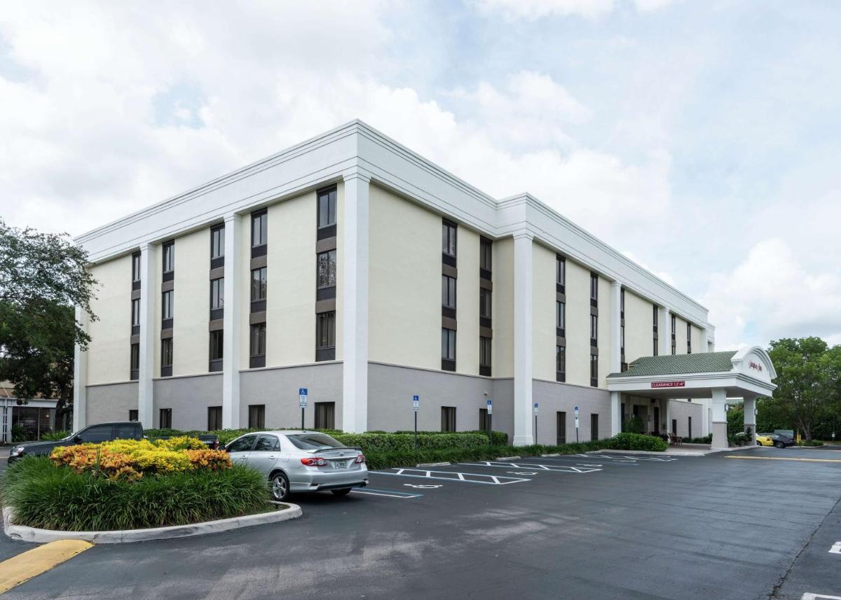 Hampton Inn Boca Raton - Housity