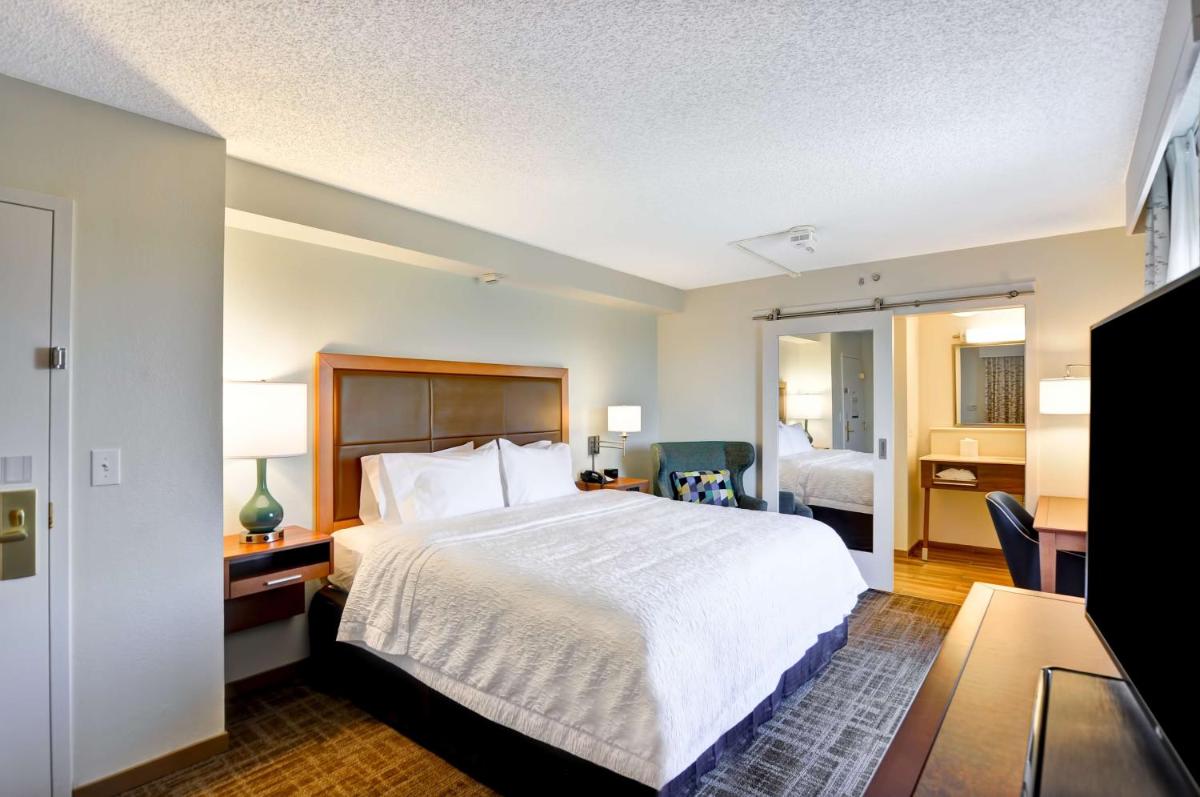 Hampton Inn Boca Raton - Housity