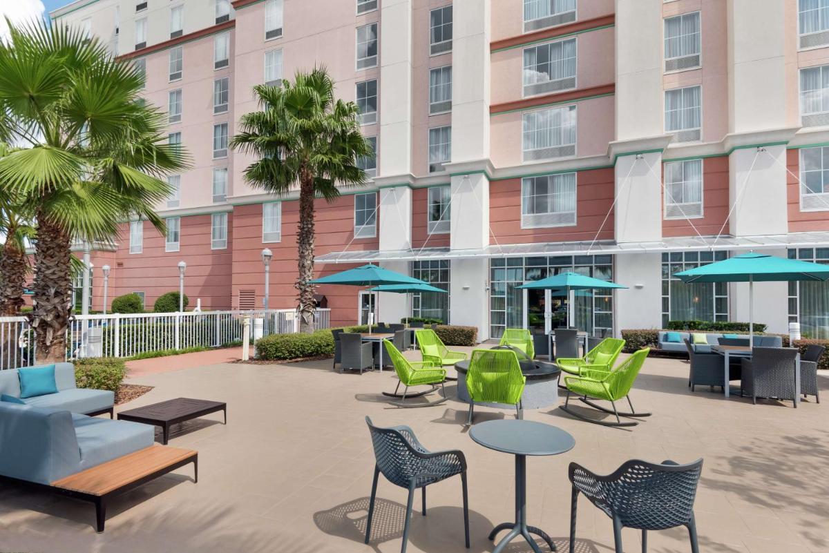 Hampton Inn & Suites Orlando Airport at Gateway Village - Housity