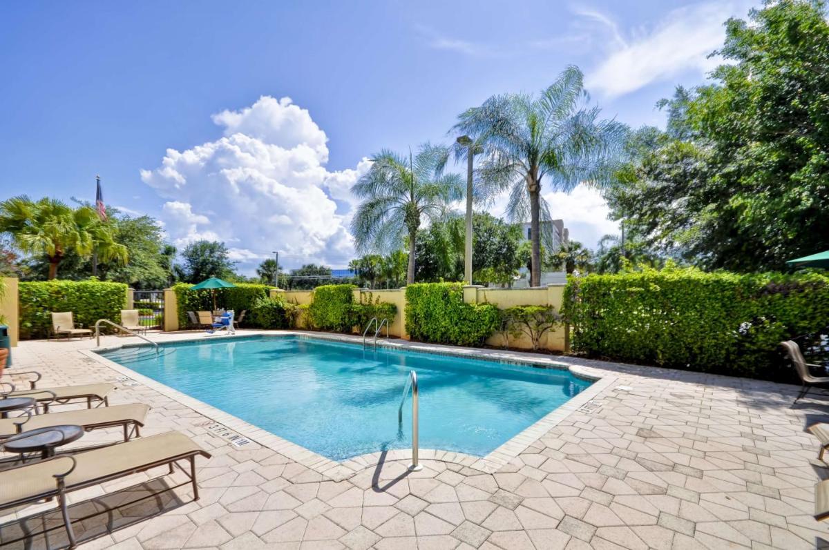 Hampton Inn Palm Beach Gardens - Housity
