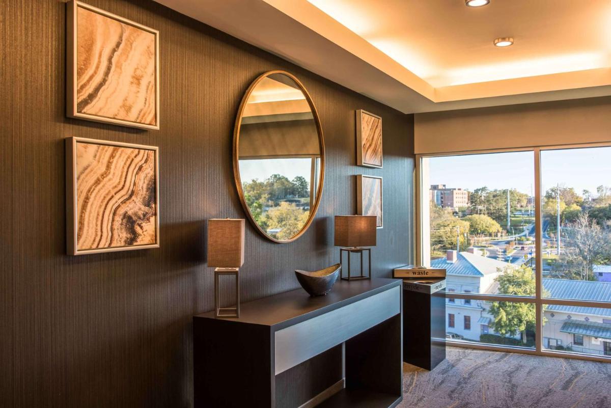 Hampton Inn & Suites Tallahassee Capitol-University - Housity