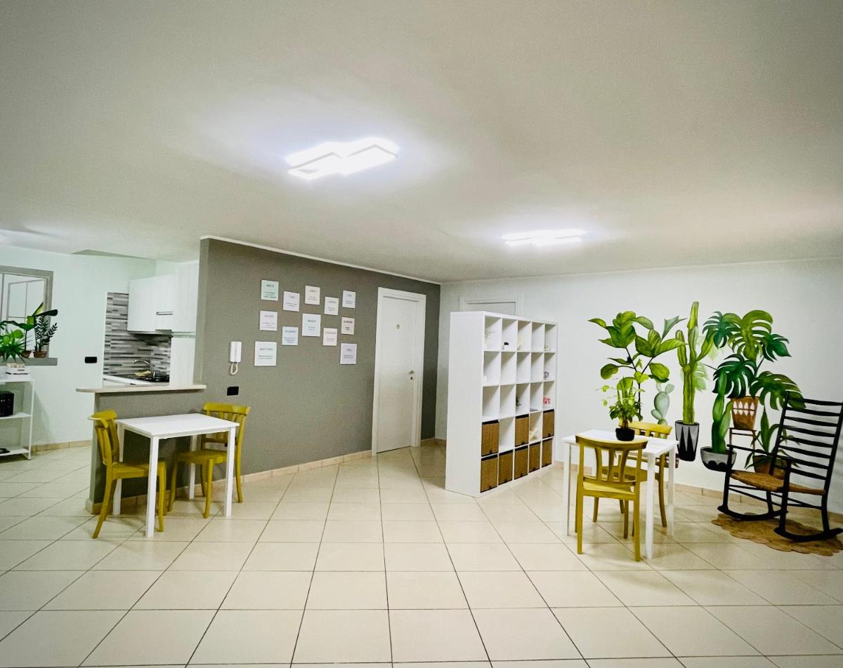 MaNà Rooms and Apartment - Housity