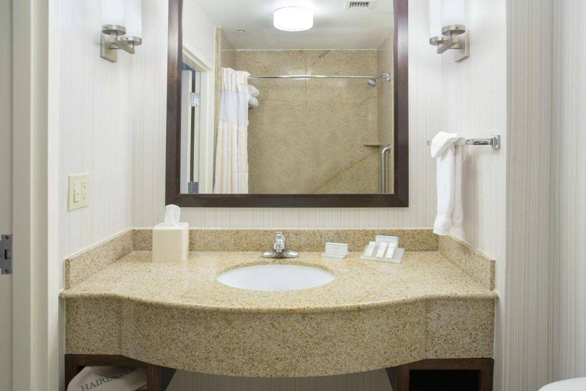 Hilton Garden Inn Phoenix/Avondale - Housity