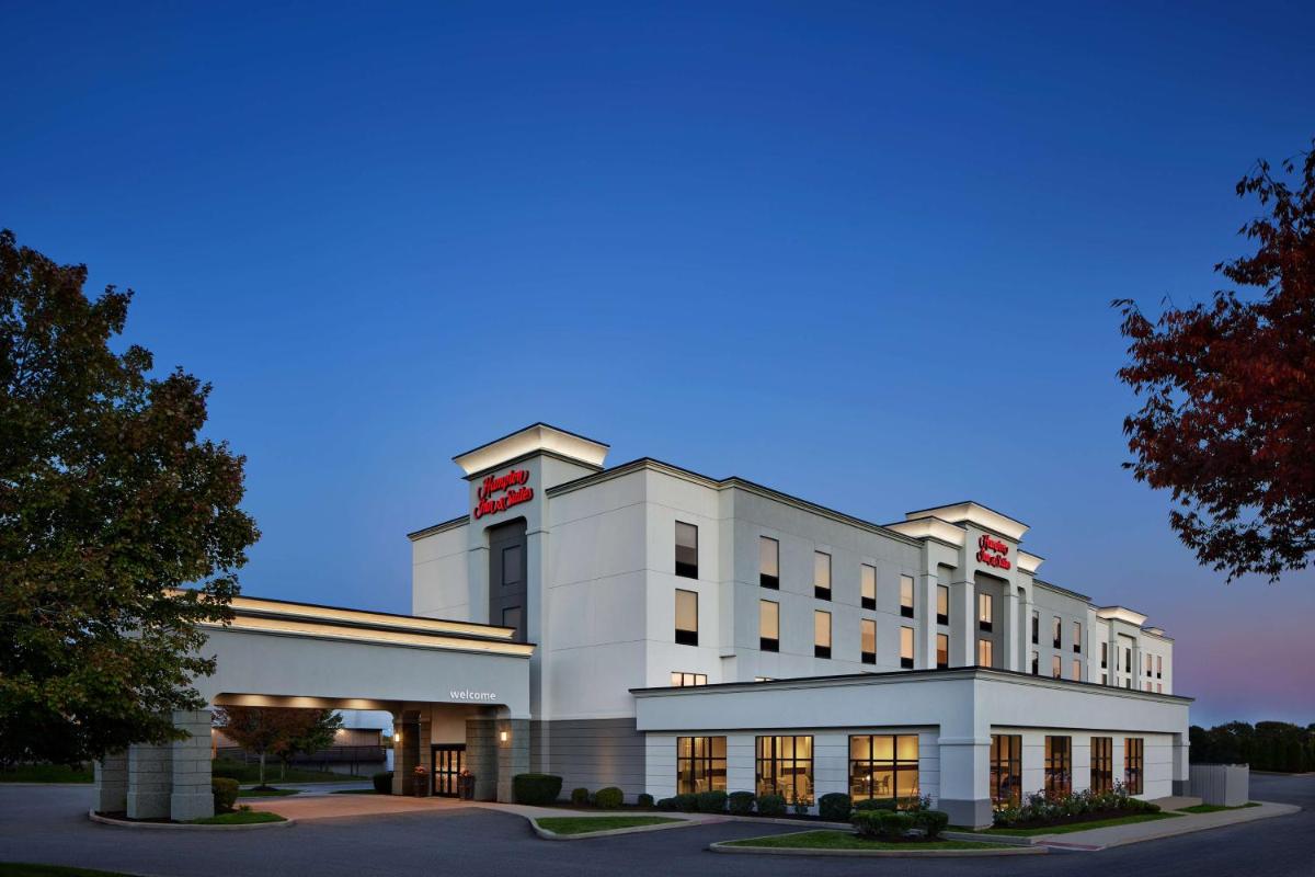Hampton Inn & Suites West Haven - Housity