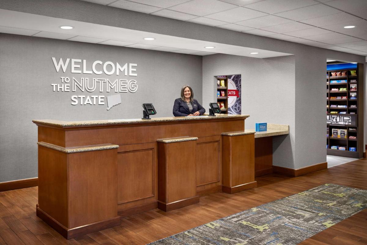 Hampton Inn & Suites West Haven - Housity