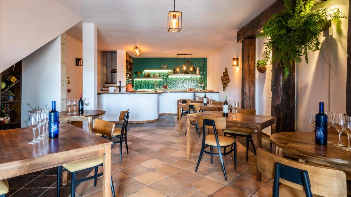Un restaurante o sitio para comer en Hotel Ecolife Tenerife