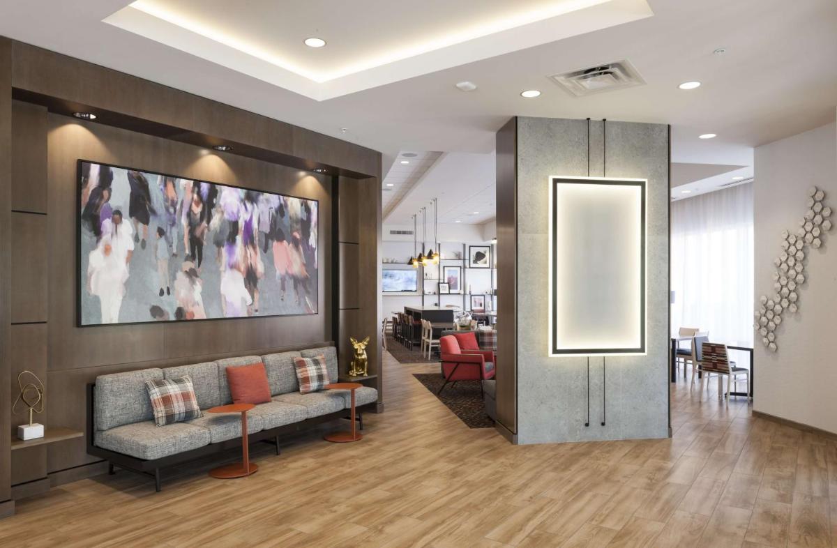 Hampton Inn & Suites Phoenix Downtown - Housity