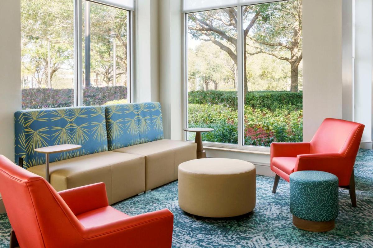 Hilton Garden Inn Orlando at SeaWorld - Housity