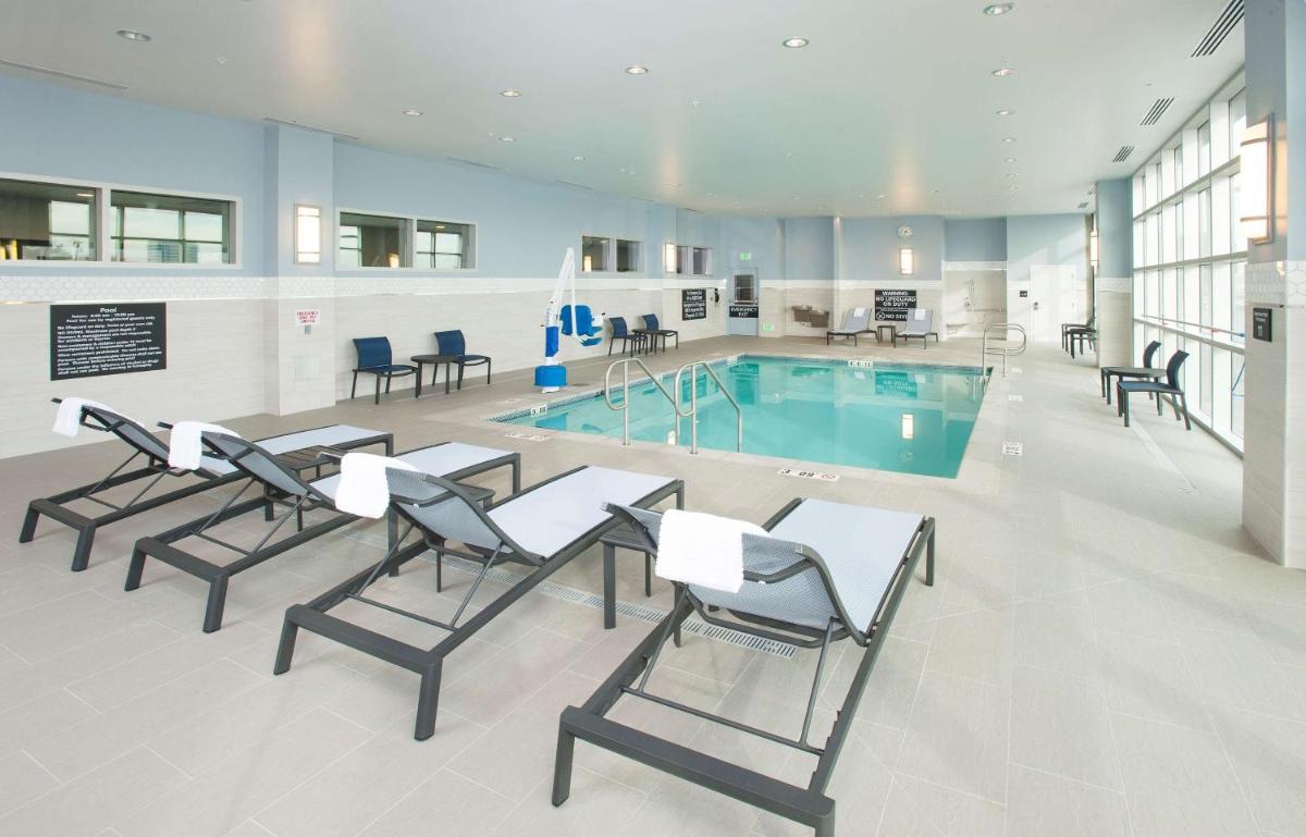 Hampton Inn & Suites LAX El Segundo - Housity