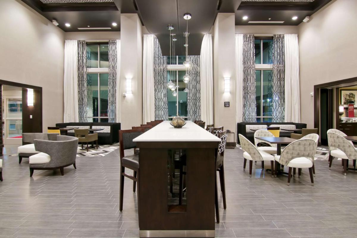 Hampton Inn & Suites Bellevue Downtown/Seattle - Hizvo