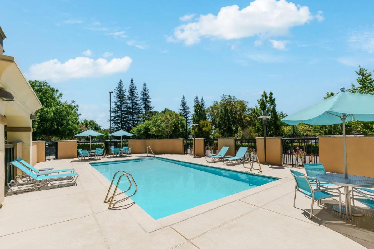 Hampton Inn & Suites West Sacramento - Housity