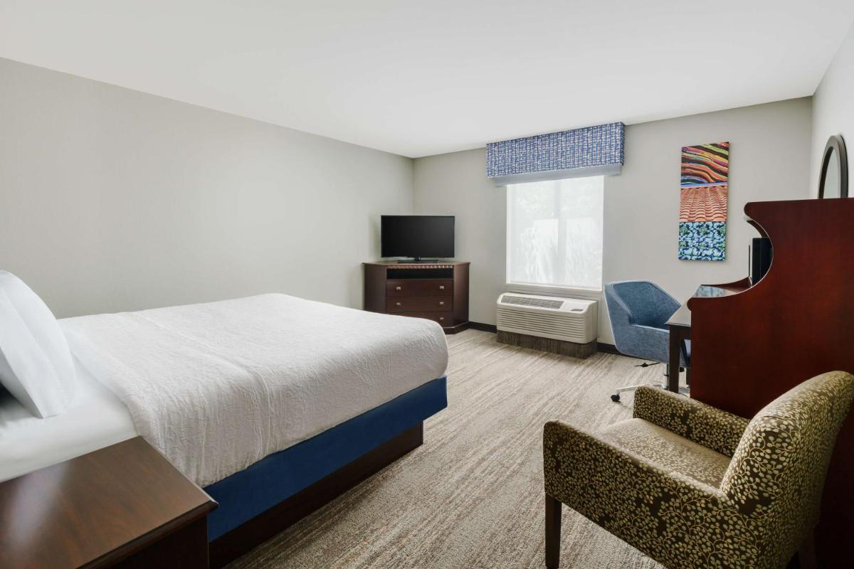 Hampton Inn & Suites West Sacramento - Housity