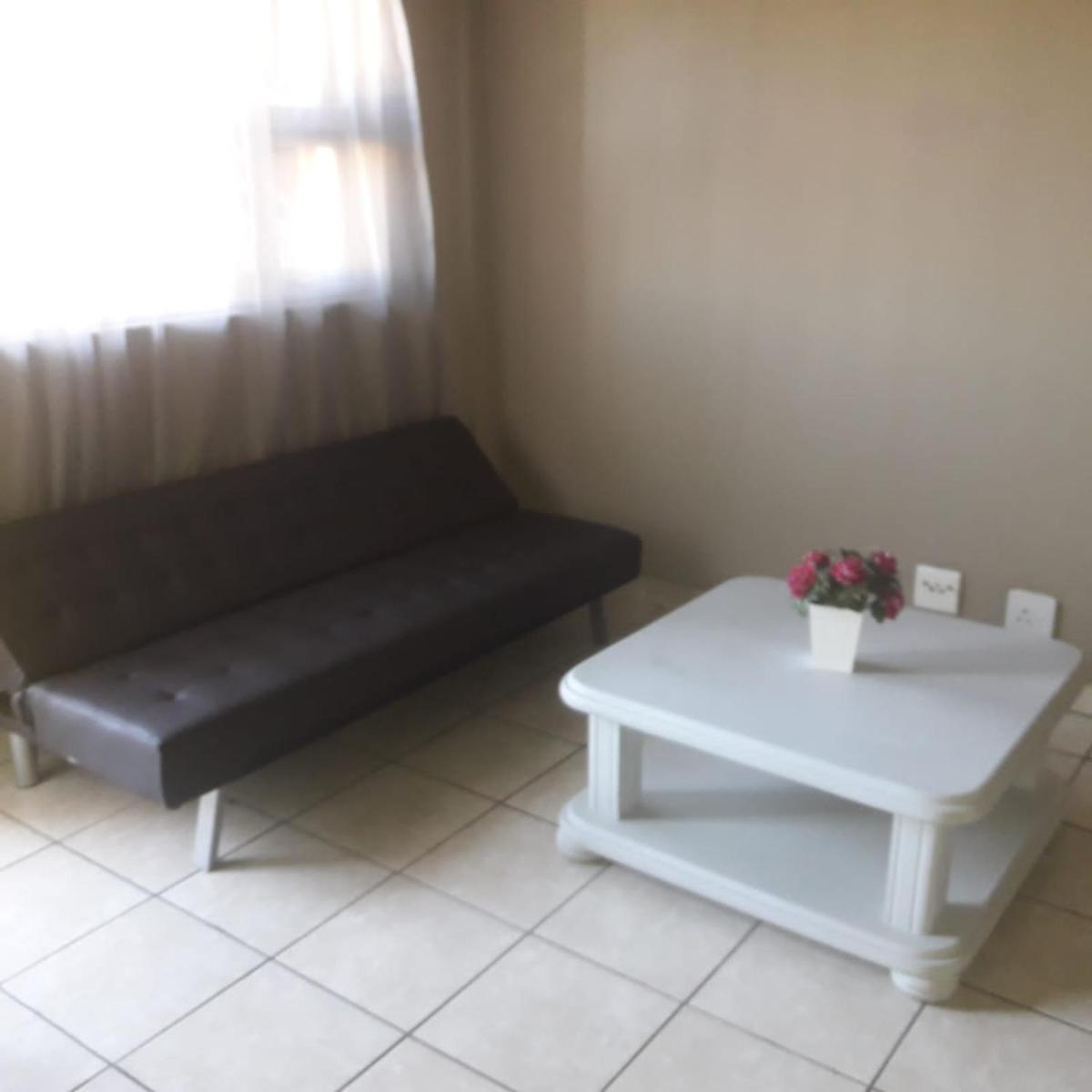 Suitetrails - The Westpoint modern apartments